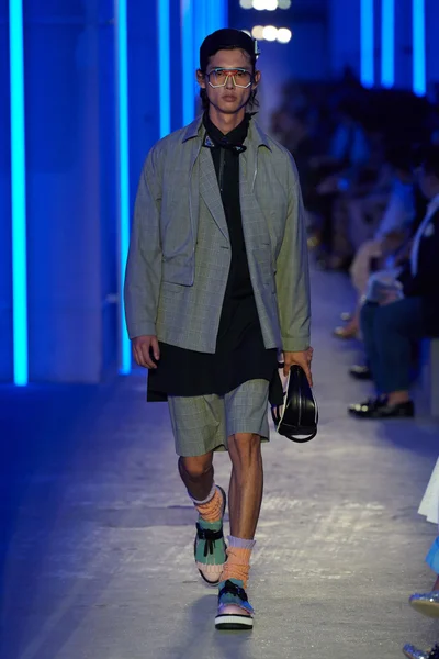 Look 37
